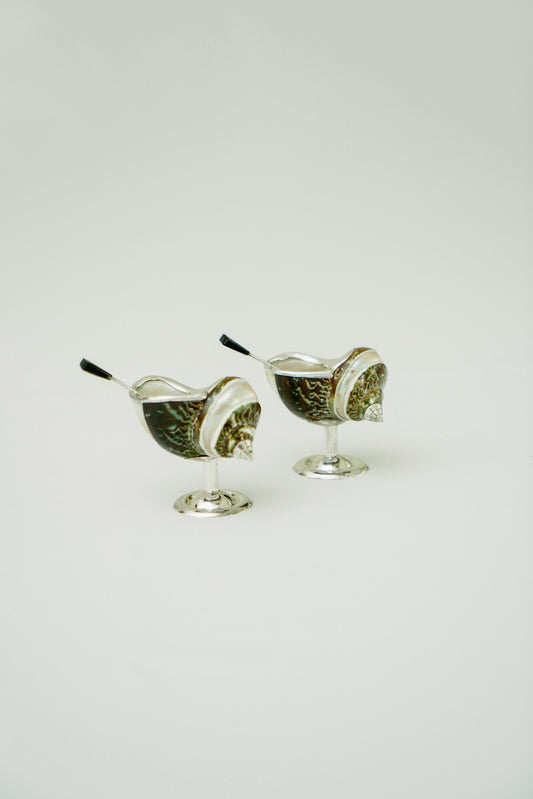 Set of 2 turbo shell salt cellars