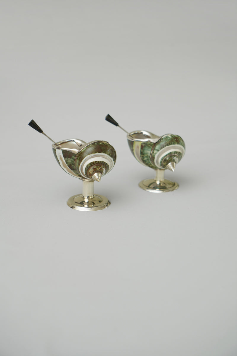 Set of 2 turbo shell salt cellars