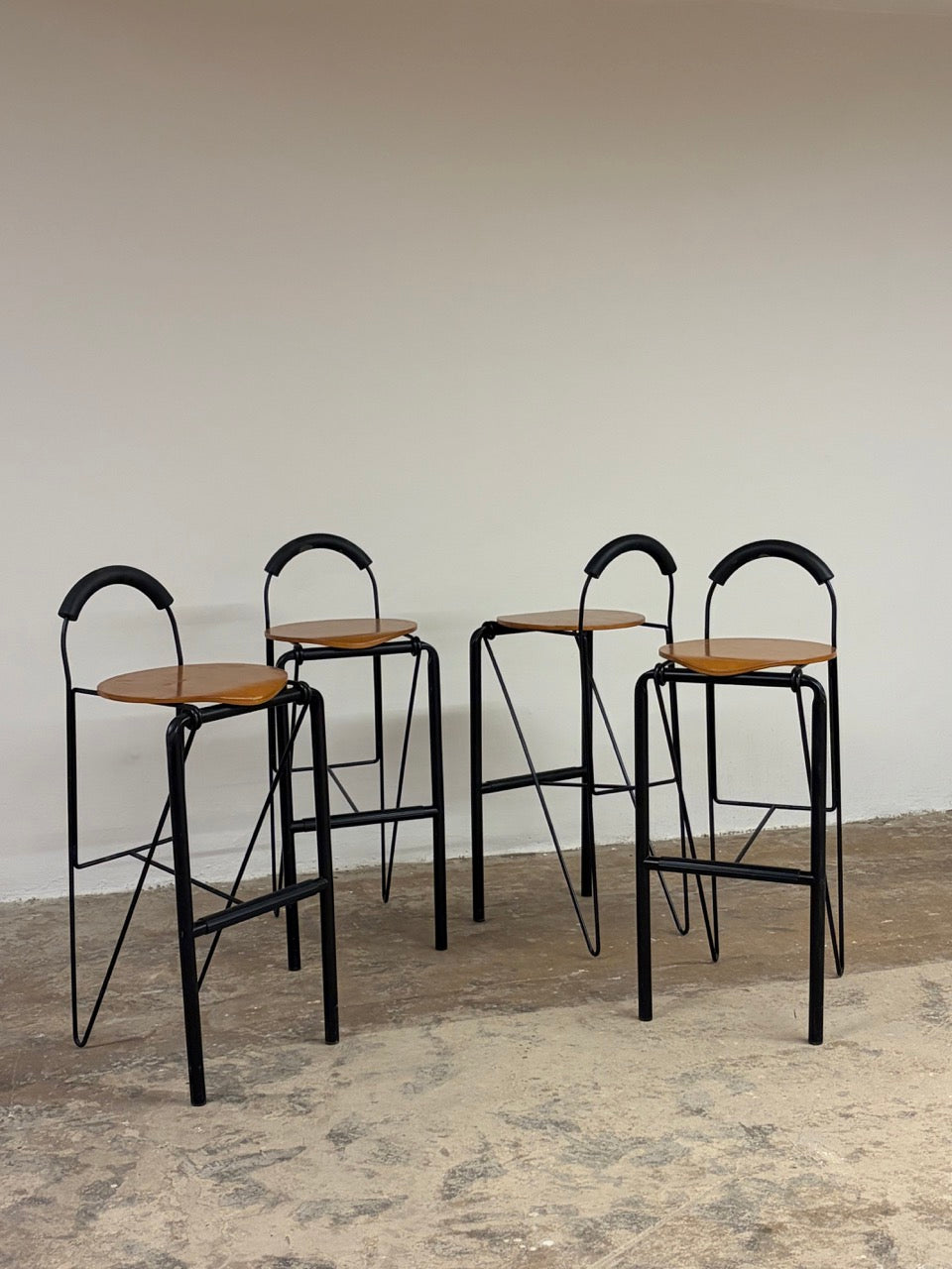 Set of 4 stools