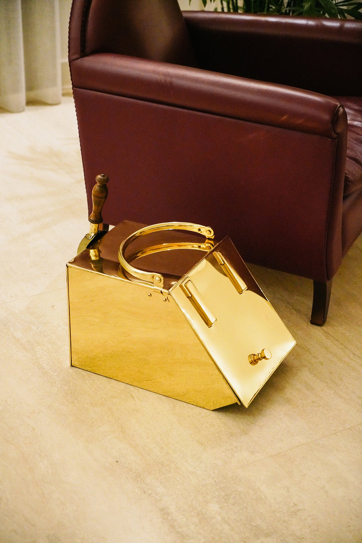 Brass fireplace scuttle coal box with scoop